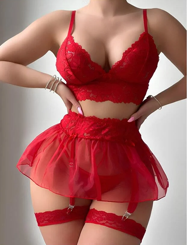 Désir "Rouge"  Bralette Festonnée et Jupette en Tulle