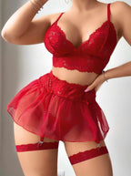 Désir "Rouge"  Bralette Festonnée et Jupette en Tulle